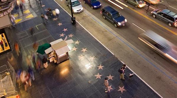 un legendar cantaret francez primeste o stea pe walk of fame din hollywood