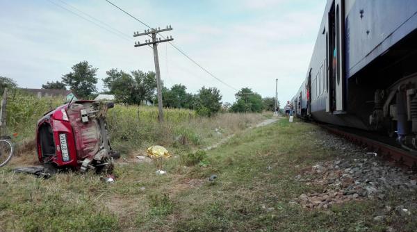 accident feroviar la tuzla o masina a fost spulberata soferul a murit