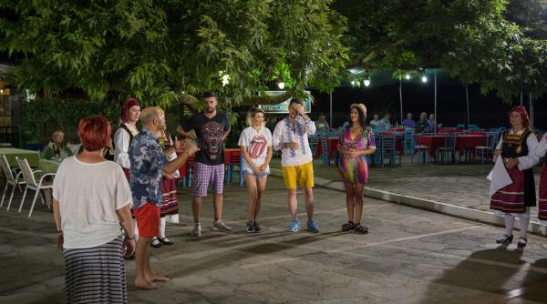 gina speak si flick devin experti in limbajul semnelor