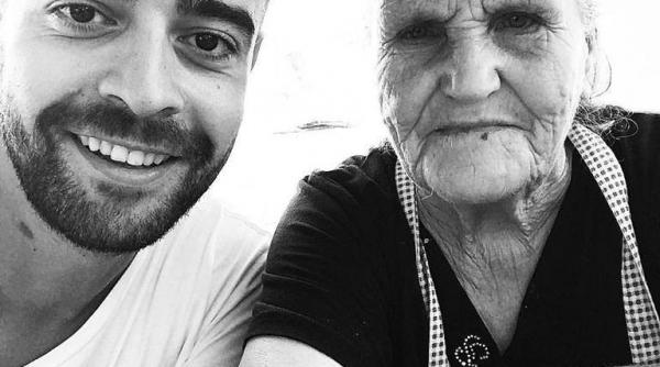 speak si flick croiti peste fund de o batranica din grecia