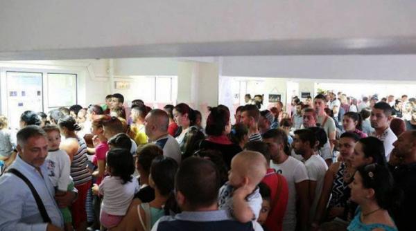 haos la pasapoarte care este solutia gasita de ministrul carmen dan pentru cozile interminabile de la ghisee