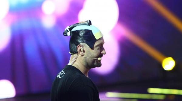 cadou inedit pentru cheloo din partea unui participant la iumor