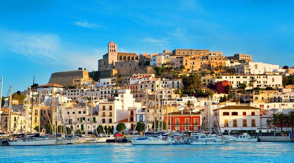 locuitorii din ibiza nu si mai gasesc locuinte din cauza turistilor