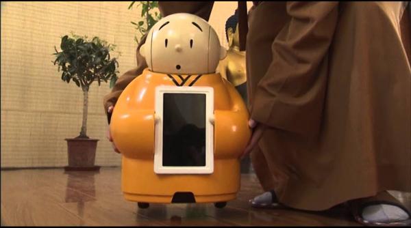 japonia un robot programat sa indeplineasca rolul de calugar budist poate fi inchiriat pentru a oficia slujbe de inmormantare