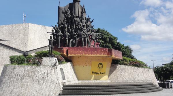 uciderea unui tanar in razboiul guvernului impotriva drogurilor a starnit furie nationala in filipine