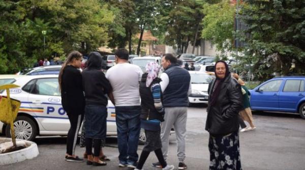 botosani mascatii au intervenit la upu pentru evacuarea unui grup violent de romi