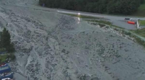 elvetia opt persoane disparute in urma unei alunecari de teren politia