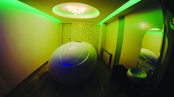 terapia prin plutire te inchizi in capsula si scapi de stres