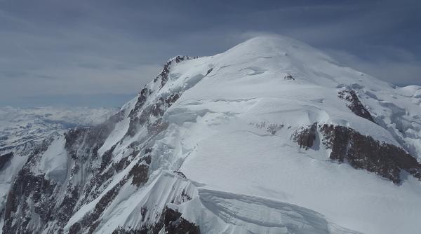 trupurile a trei alpinisti au fost gasite in mont blanc dupa mai bine de doua decenii