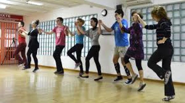 proiect pilot de dans adaptat pentru persoane cu abilitati diferite lansat in bucuresti