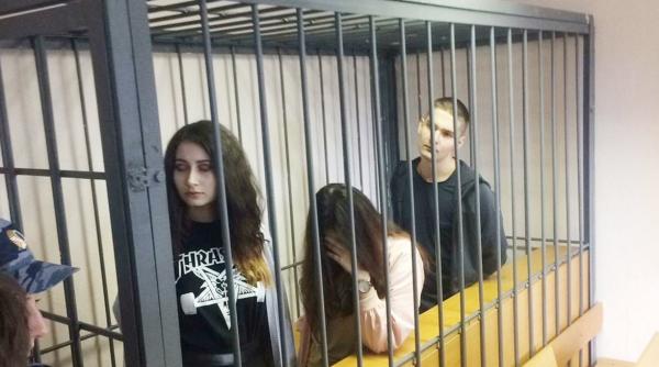 rusia inchisoare cu executare pentru doua adolescente care au torturat animale