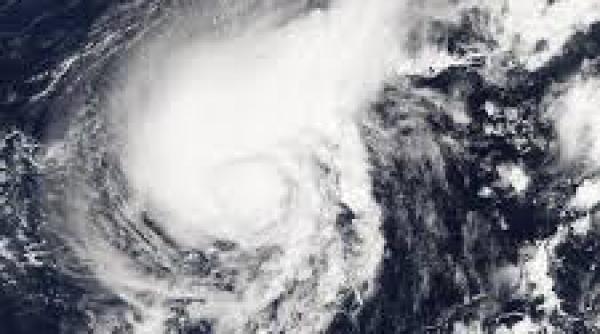 uraganul harvey se apropie de texas zeci de mii de persoane au fost evacuate