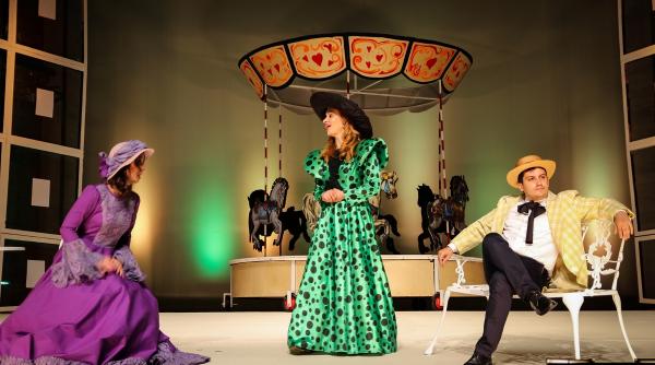 330 de actori muzicieni acrobati si artisti plastici il sarbatoresc pe caragiale