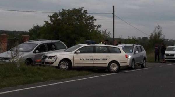 focuri de arma la frontiera de vest un politist si doi migranti ranit