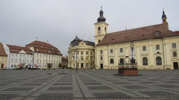 sibiu peste o suta de mesteri vin la targul din piata mare la targul olarilor