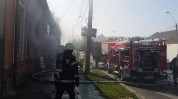 alerta la un salon de bronzat din timisoara aparatele au luat foc din senin