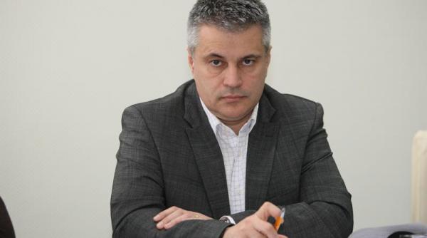 presedintele unui club de table in carti pentru sefia oil terminal