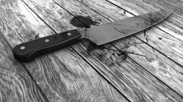 caz cutremuratort un barbat de 35 de ani si a ucis mama cu mai multe lovituri de cutit dupa care i ar fi mancat inima