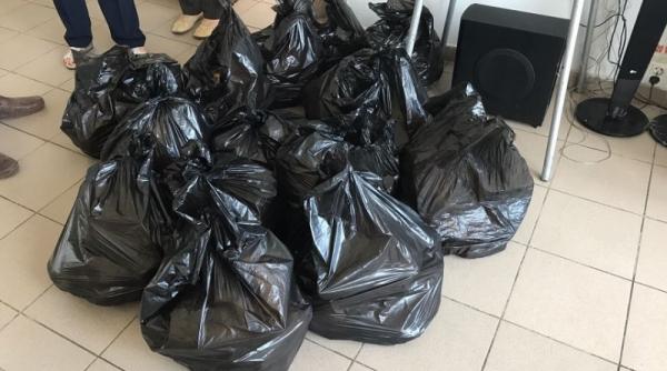 socant peste 100 de kilograme de carne biscuiti si faina expirate gasite de inspectori la firma care livreaza mancarea pentru trei spitale din constanta