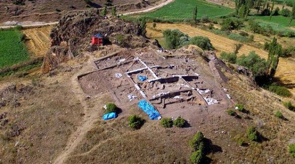 arheologii turci au descoperit un atelier de vopsitorie vechi de 8 000 de ani