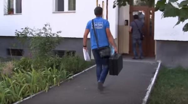 descoperire terifianta in gherla o femeie dezbracata a fost gasita decedata in holul apartamentului cu usa descuiata