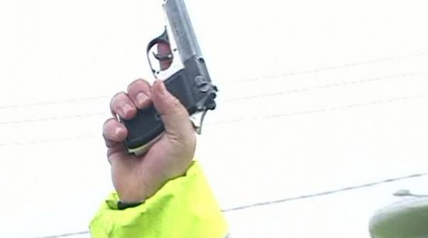 igpf focuri de arma pentru prinderea unor contrabandisti cu tigari la vicovu de sus