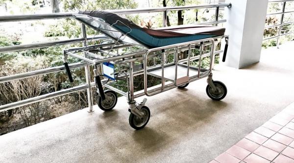 scandalul cu targa la ghiseu cum se poate evita birocratia aberanta