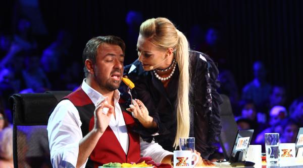 delia isi rasfata colegii cu fructe proaspete la filmarile x factor