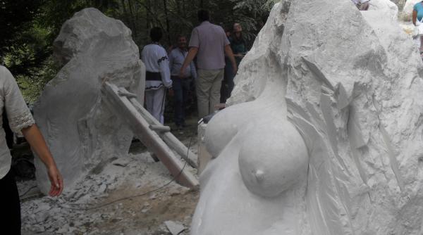 tabara de sculptura erotica de la horea