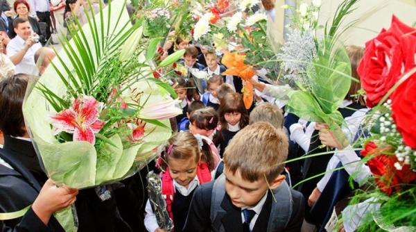 liviu pop ministrul educatiei dezminte informatia potrivit careia se amana inceperea anului scolar 2017 2018