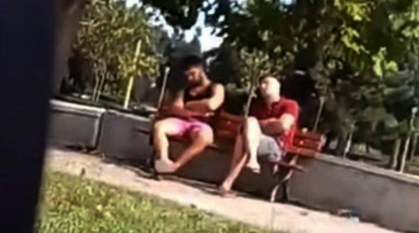 scene teribile intr un parc din constanta doi tineri se drogau de fata cu copiii