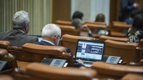 basescu liderul bugetarilor care incaseaza cu trei maini