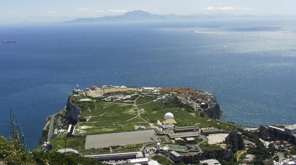 marina regala a urmarit o barca spaniola in afara apelor gibraltarului