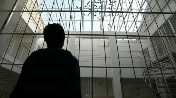 problema migrantilor in romania greu de intrat greu de supravietuit