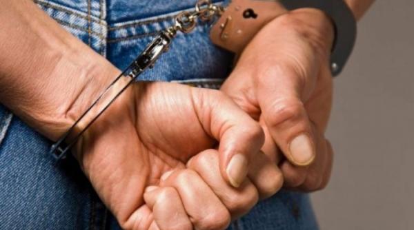 diicot patru persoane retinute pentru trafic international de droguri de risc