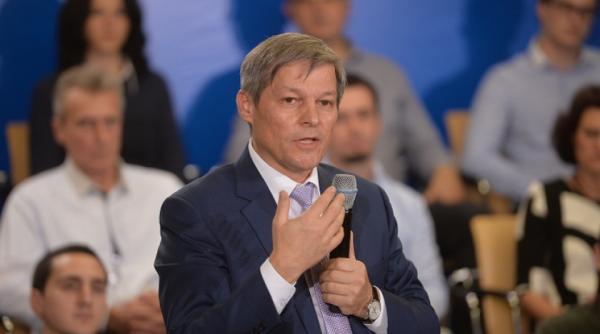 fostul premier dacian ciolos implicat intr un accident rutier in dambovita