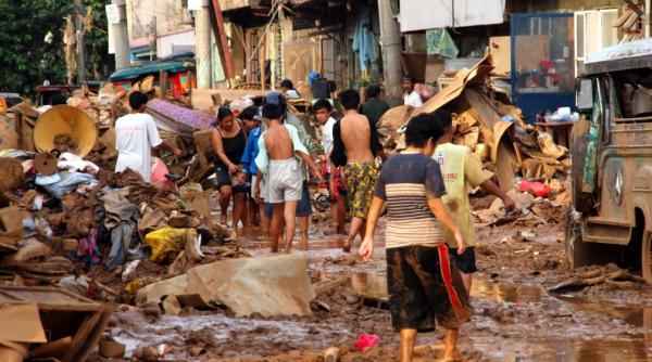 milioane de hectare de culturi au fost distruse si mii se persoane au murit in urma inundatiilor din sudul asiei