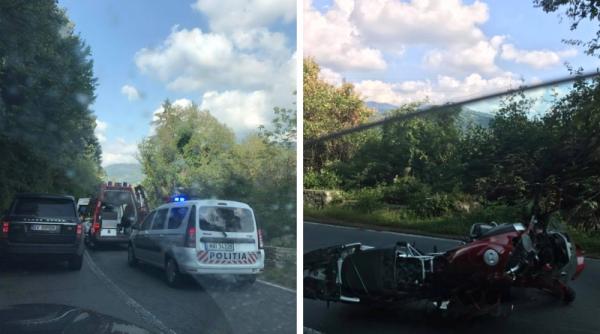 un motociclist de 72 de ani a murit dupa ce s a lovit de parapet incercand sa evite o vaca