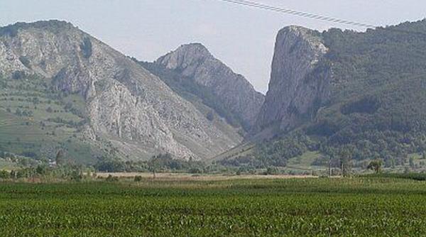 doi turisti au ramas blocati pe traseul creasta ascunsa in cheile valisoarei