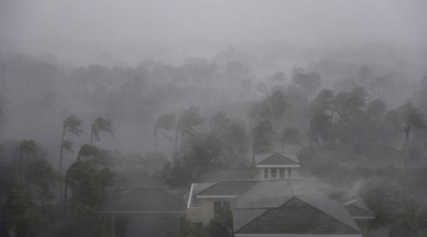 uraganele irma si harvey vor costa economia sua 290 de miliarde de dolari