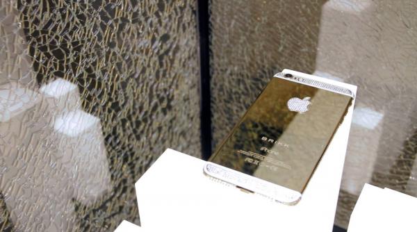 apple va lansa astazi un iphone de lux la zece ani de la primul smartphone