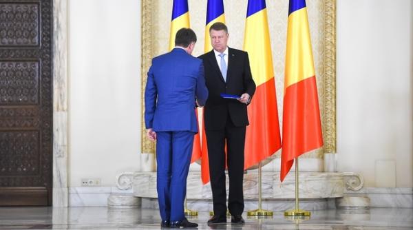 iohannis a semnat decretele pentru numirea ministrilor fifor si simon depunerea juramantului la ora 15 00