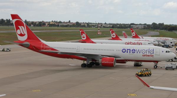 mae 64 dintre cele 164 de zboruri regulate ale companiei aeriene low cost air berlin anulate