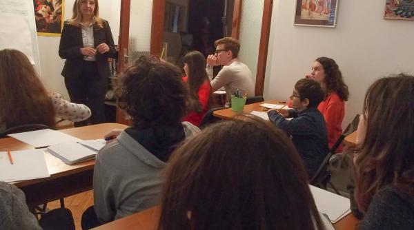 suna clopotelul la clubul de excelenta