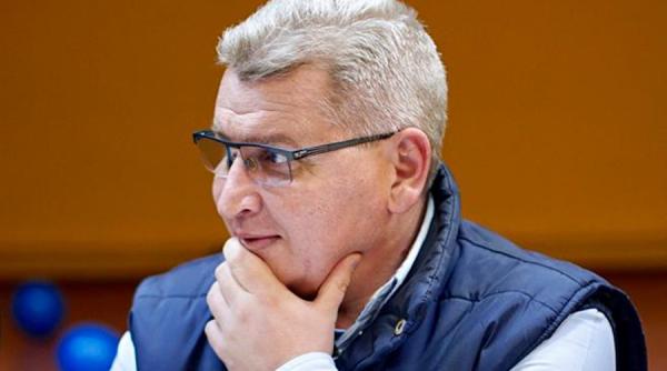 un deputat pnl se muta cu cortul in parlament