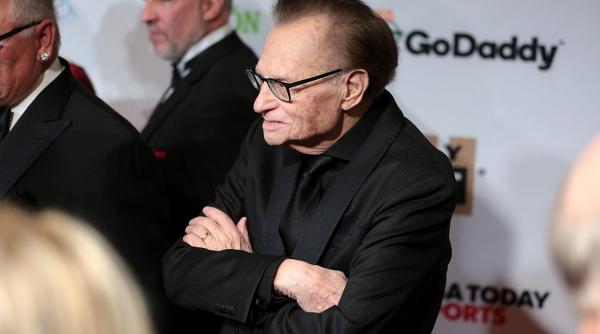 larry king diagnosticat cu cancer