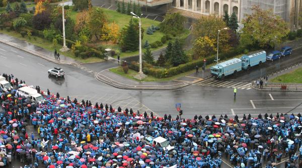 sindicatele scot oamenii in strada in perioada 25 29 septembrie