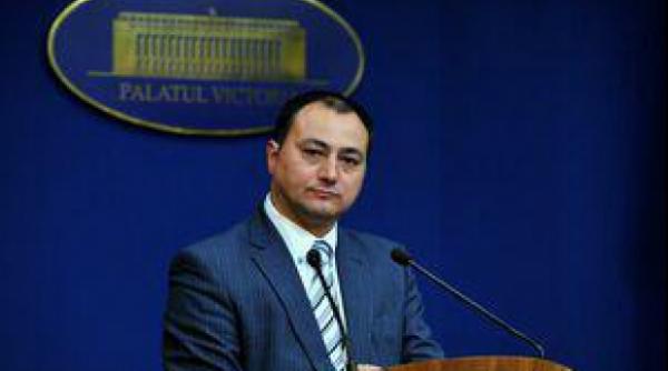 snspa mirel palada nu este cadru didactic titular si nici profesor asociat