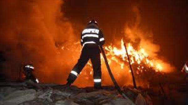 constanta un incendiu puternic a izbucnit la un depozit de artificii din agigea
