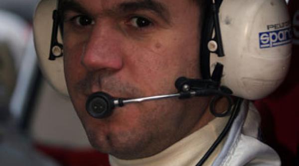 mihai leu jurizeaza cel mai mare concurs de colantari auto